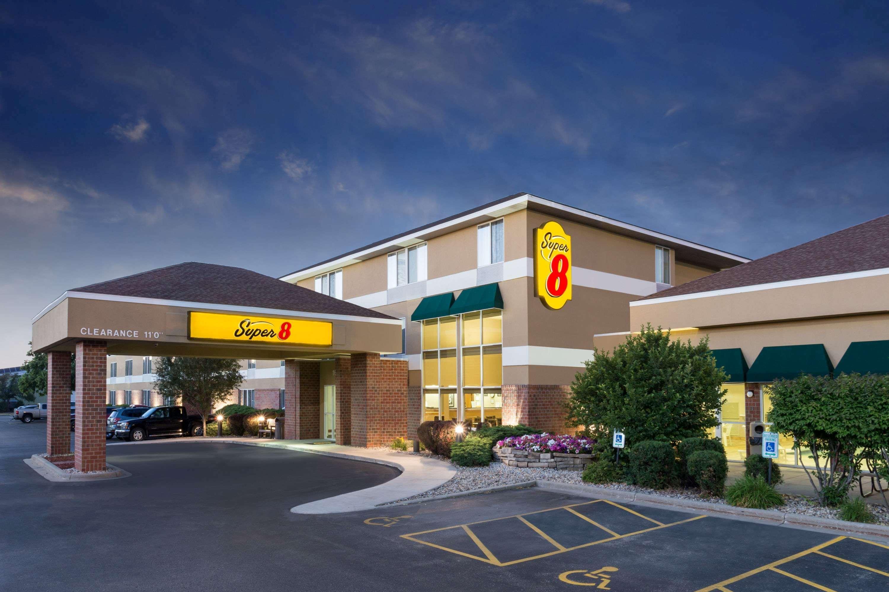 Motel Super 8 By Wyndham South 3*