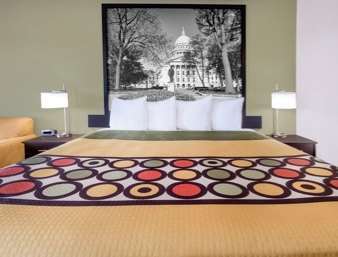 Motel Super 8 By Wyndham South