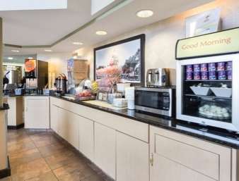 Super 8 By Wyndham South Motel 3*