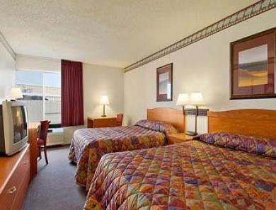 Super 8 By Wyndham South